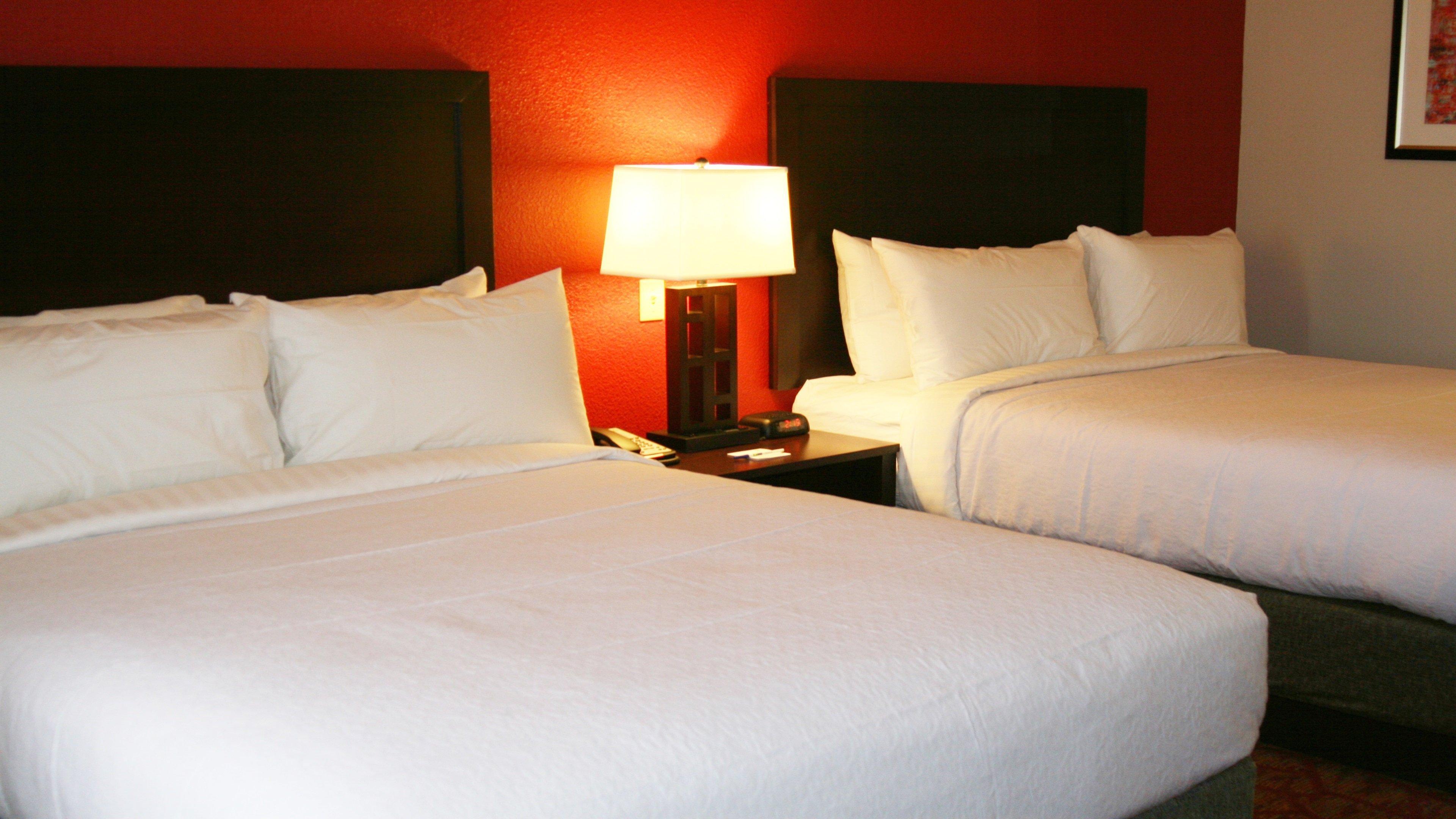 Holiday Inn Guin By Ihg Twin Экстерьер фото